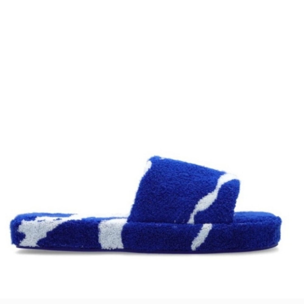 Burberry Blue/White Knight IP Pattern Fabric Slippers on Rubber Sole - Picture 7 of 9